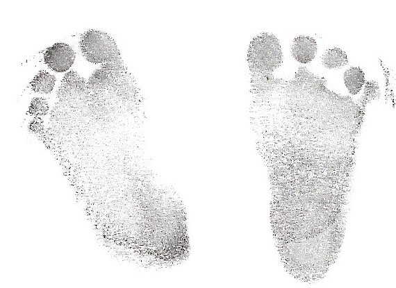 Baby Gabriel’s footprint after passing away from genetic disorder called Trisomy 18.